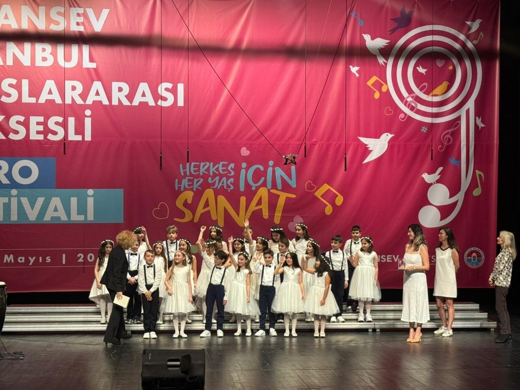 İlkokul öğrencilerimiz 9. Sansev İstanbul Uluslararası Çoksesli Koro Festivaline katılım sağladı. görseli 26