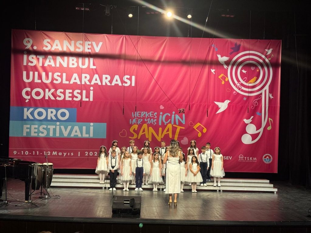 İlkokul öğrencilerimiz 9. Sansev İstanbul Uluslararası Çoksesli Koro Festivaline katılım sağladı. görseli 38