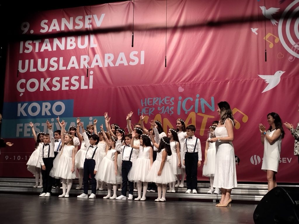 İlkokul öğrencilerimiz 9. Sansev İstanbul Uluslararası Çoksesli Koro Festivaline katılım sağladı. görseli 42