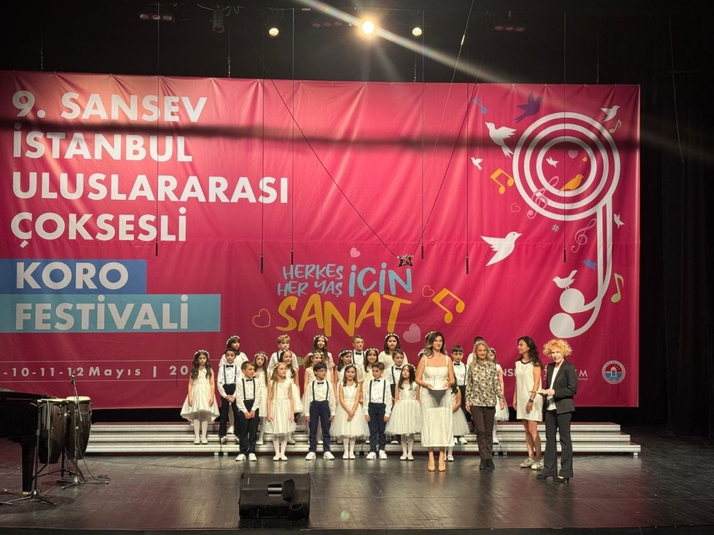 İlkokul öğrencilerimiz 9. Sansev İstanbul Uluslararası Çoksesli Koro Festivaline katılım sağladı. görseli 14
