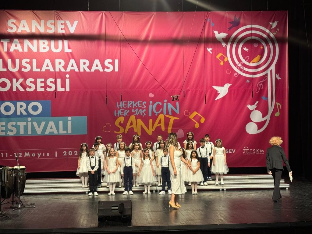 İlkokul öğrencilerimiz 9. Sansev İstanbul Uluslararası Çoksesli Koro Festivaline katılım sağladı. görseli 32