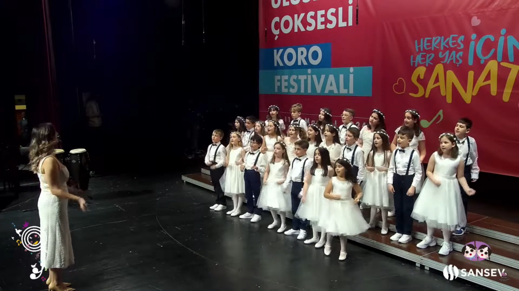 İlkokul öğrencilerimiz 9. Sansev İstanbul Uluslararası Çoksesli Koro Festivaline katılım sağladı. görseli 2
