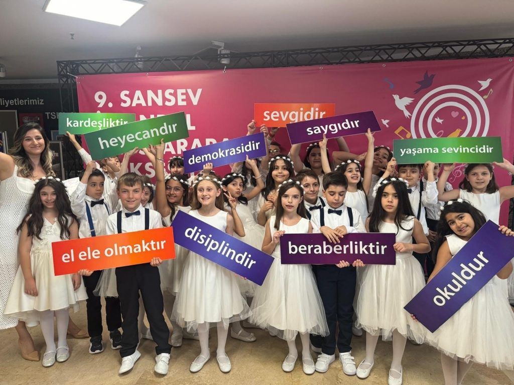 İlkokul öğrencilerimiz 9. Sansev İstanbul Uluslararası Çoksesli Koro Festivaline katılım sağladı. görseli 12