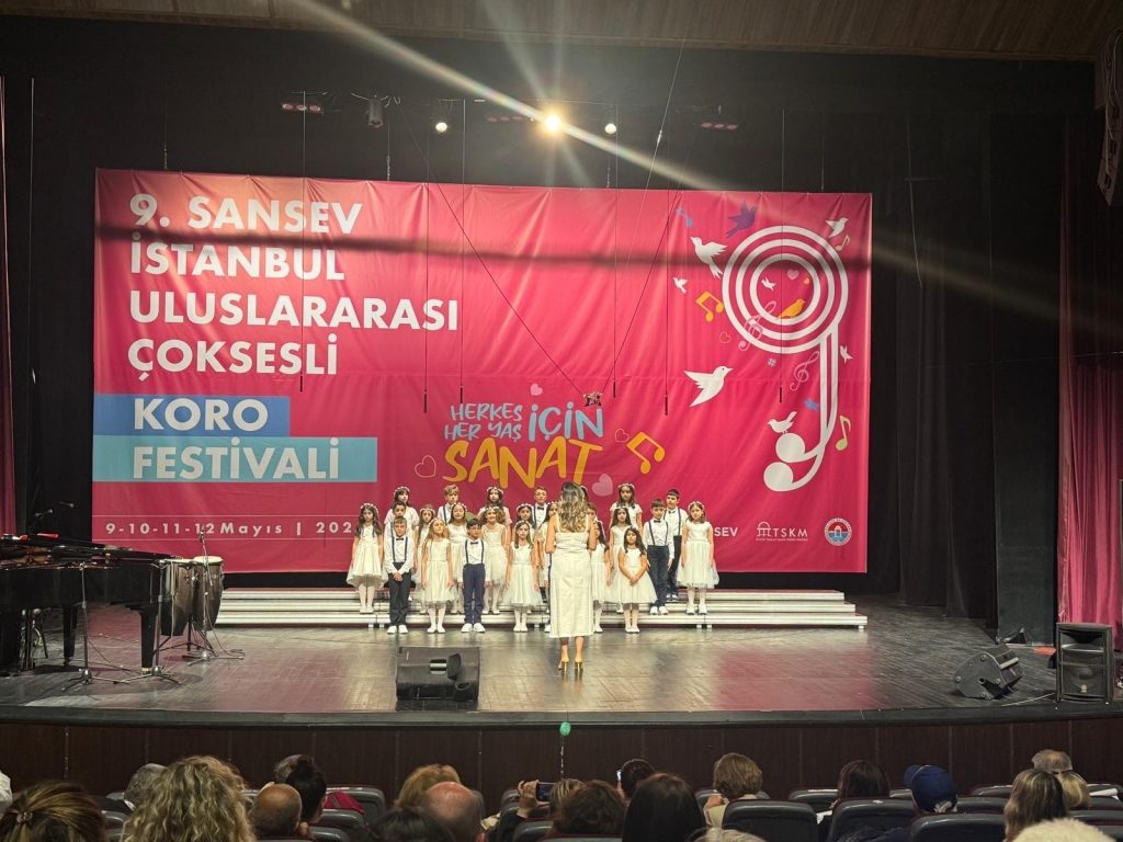 İlkokul öğrencilerimiz 9. Sansev İstanbul Uluslararası Çoksesli Koro Festivaline katılım sağladı. görseli 39