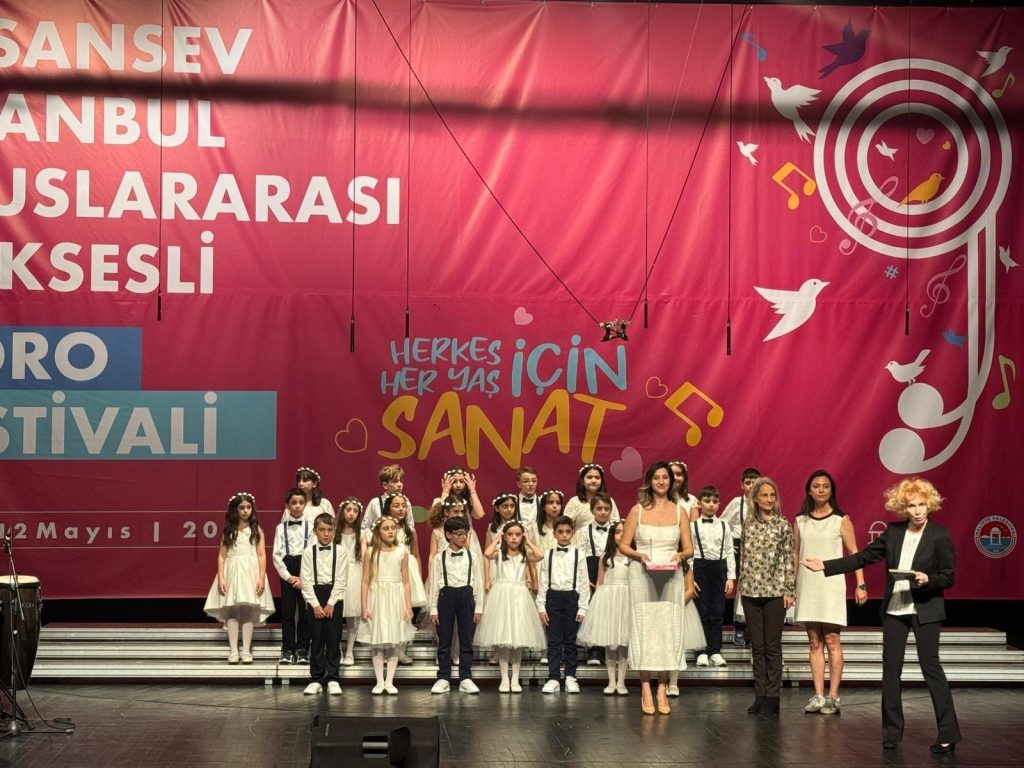 İlkokul öğrencilerimiz 9. Sansev İstanbul Uluslararası Çoksesli Koro Festivaline katılım sağladı. görseli 17