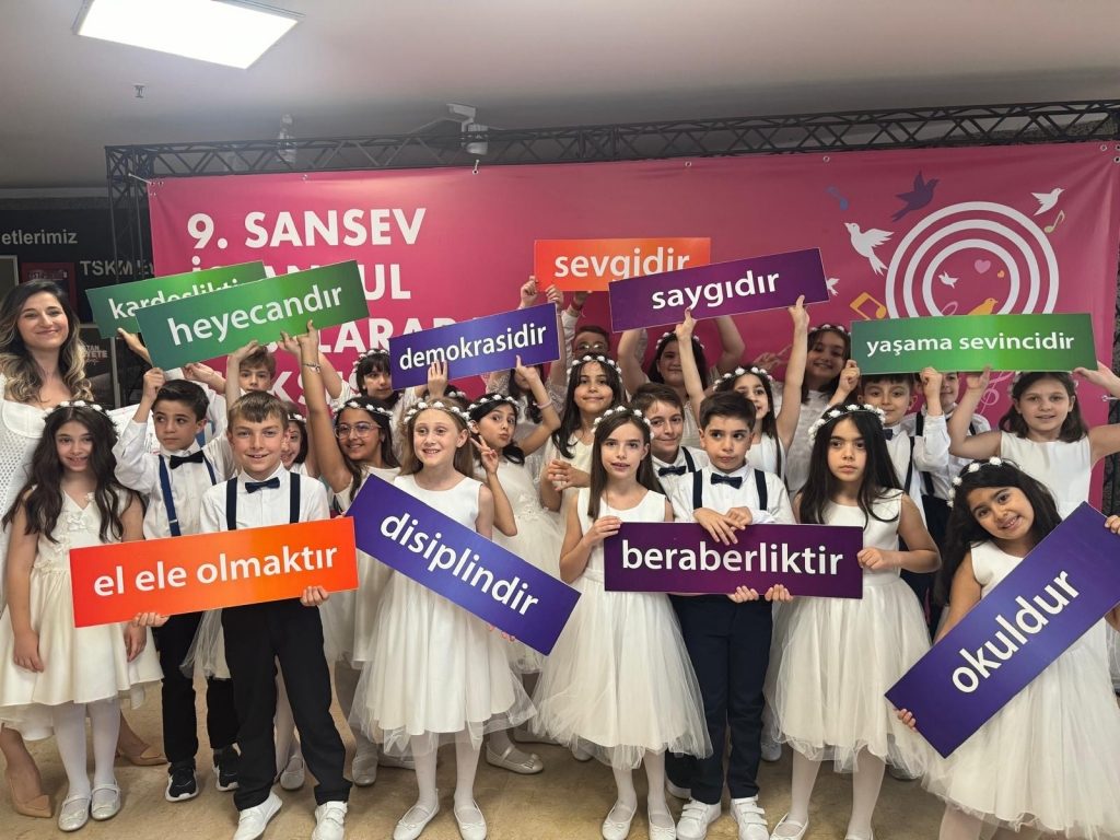 İlkokul öğrencilerimiz 9. Sansev İstanbul Uluslararası Çoksesli Koro Festivaline katılım sağladı. görseli 10