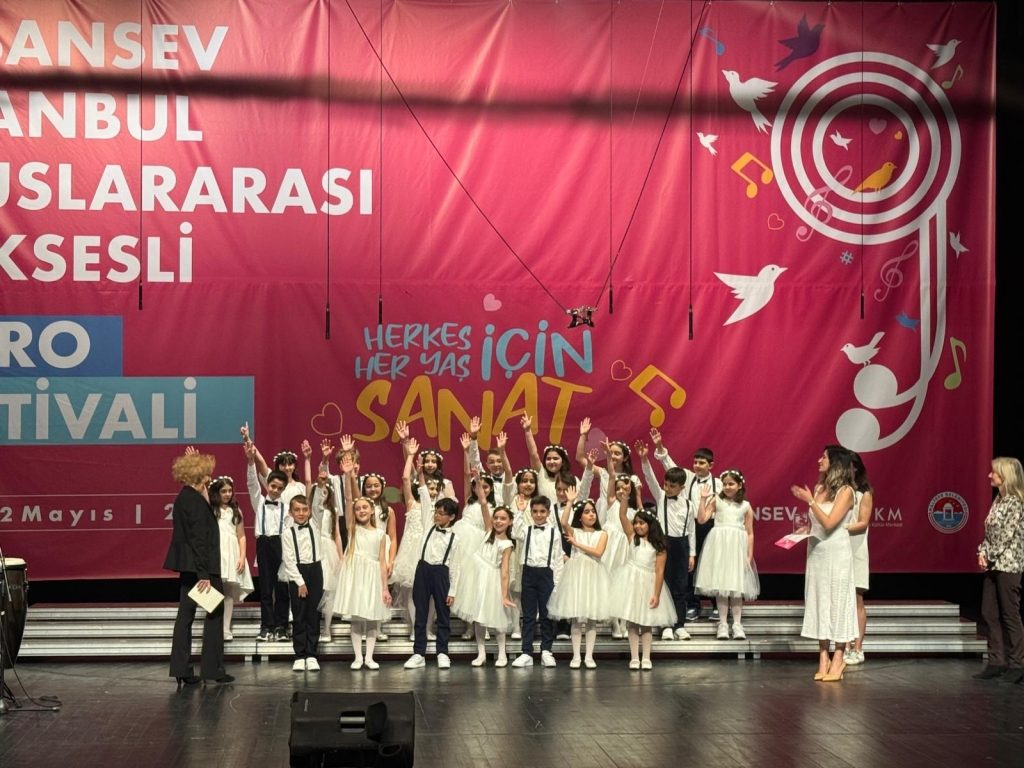 İlkokul öğrencilerimiz 9. Sansev İstanbul Uluslararası Çoksesli Koro Festivaline katılım sağladı. görseli 21
