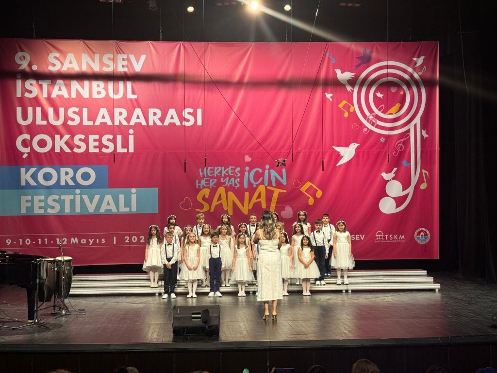 İlkokul öğrencilerimiz 9. Sansev İstanbul Uluslararası Çoksesli Koro Festivaline katılım sağladı. görseli 35
