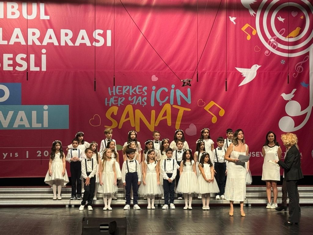 İlkokul öğrencilerimiz 9. Sansev İstanbul Uluslararası Çoksesli Koro Festivaline katılım sağladı. görseli 18