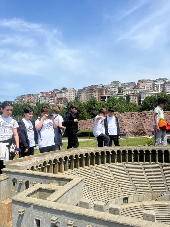 5. sınıf öğrencilerimizle birlikte Dijital Deneyim Müzesi ve Miniatürk’e gözlem ve inceleme gezisi düzenledik. görseli 8