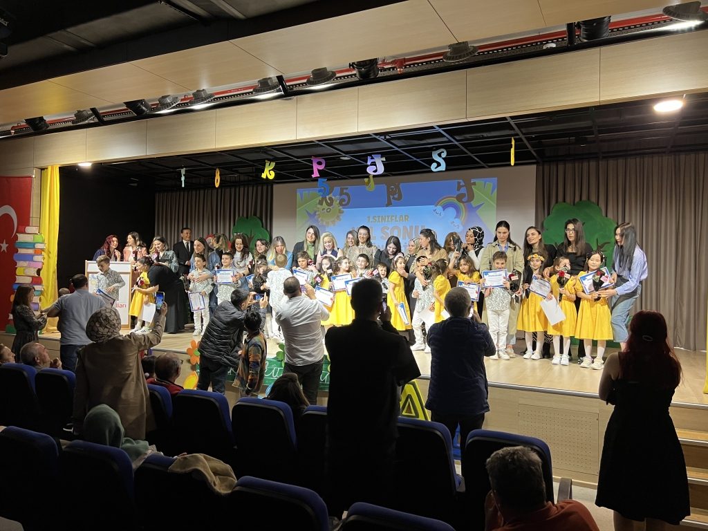 “1.Sınıflar Yıl Sonu Programı” coşku ve heyecan içinde gerçekleştirildi. görseli 17
