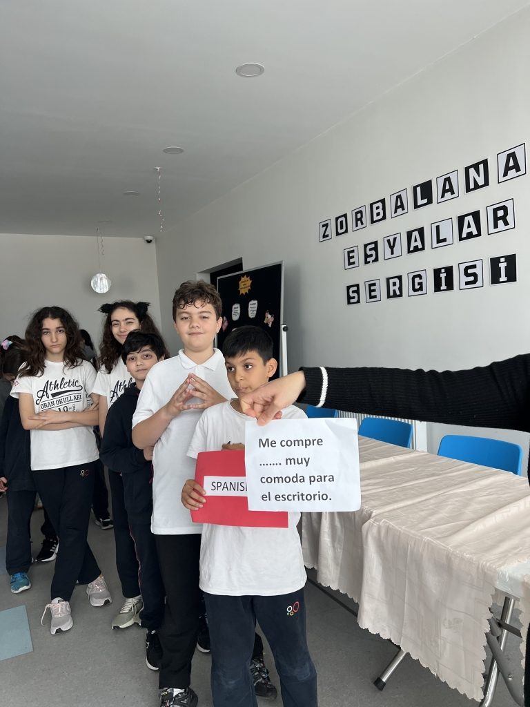 Yabancı Diller Bölümümüz tarafından 5. sınıf öğrencilerimize, Treasure Hunt yarışması düzenlendi. görseli 2