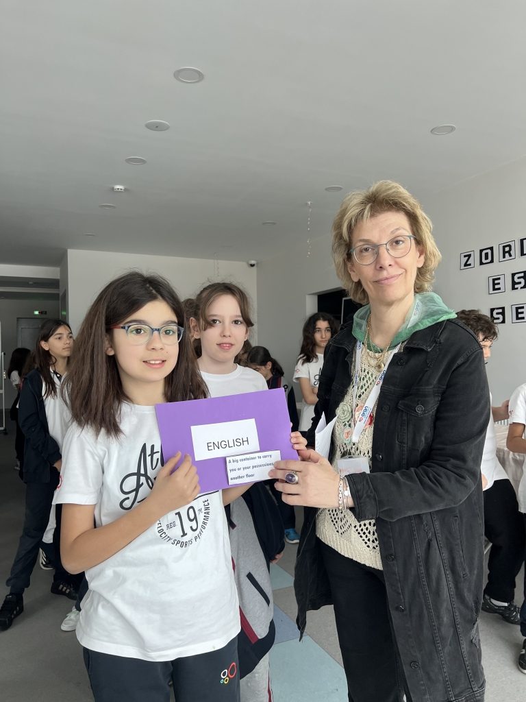 Yabancı Diller Bölümümüz tarafından 5. sınıf öğrencilerimize, Treasure Hunt yarışması düzenlendi. görseli 6