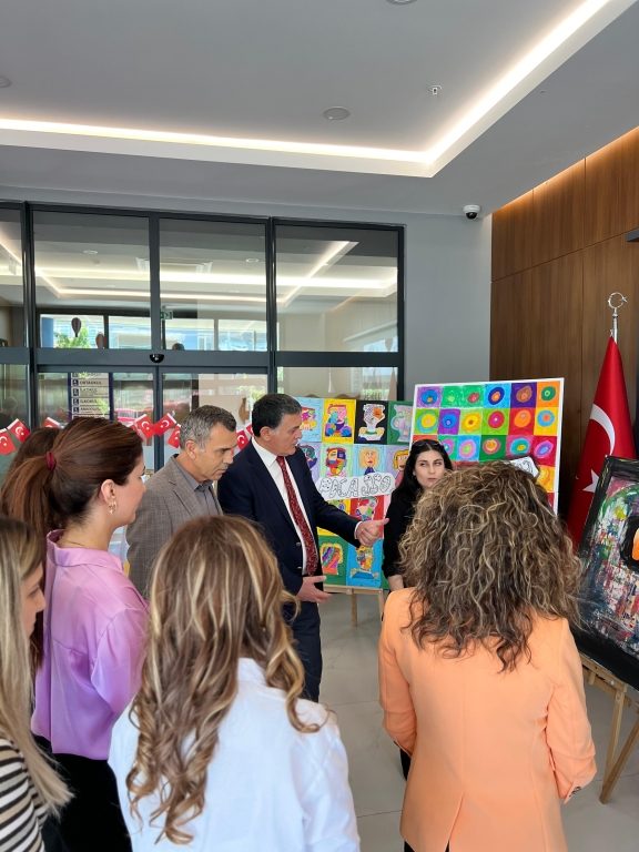 Yıl sonu resim sergimizin açılışını gerçekleştirdik. görseli 3