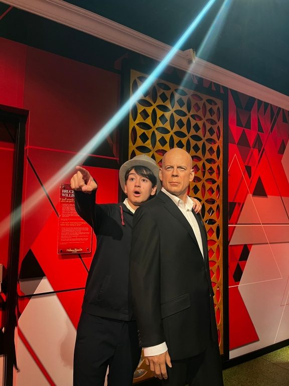 Oran Okulları Yabancı Diller Bölümü, öğrencilere İngilizce pratik yapmakla birlikte müze bilincini de kazandırmak amacıyla; Madame Tussauds Balmumu Müzesi'ne gözlem ve inceleme gezisi gerçekleştirdi. görseli 4