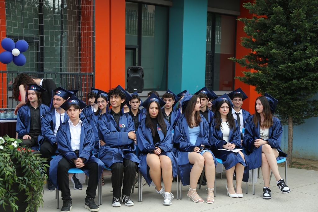 Özel Oran Anadolu Lisesi ve Ortaokulu 3.dönem mezunlarımızın diploma törenini büyük bir coşku ve gururla gerçekleştirdik görseli 23