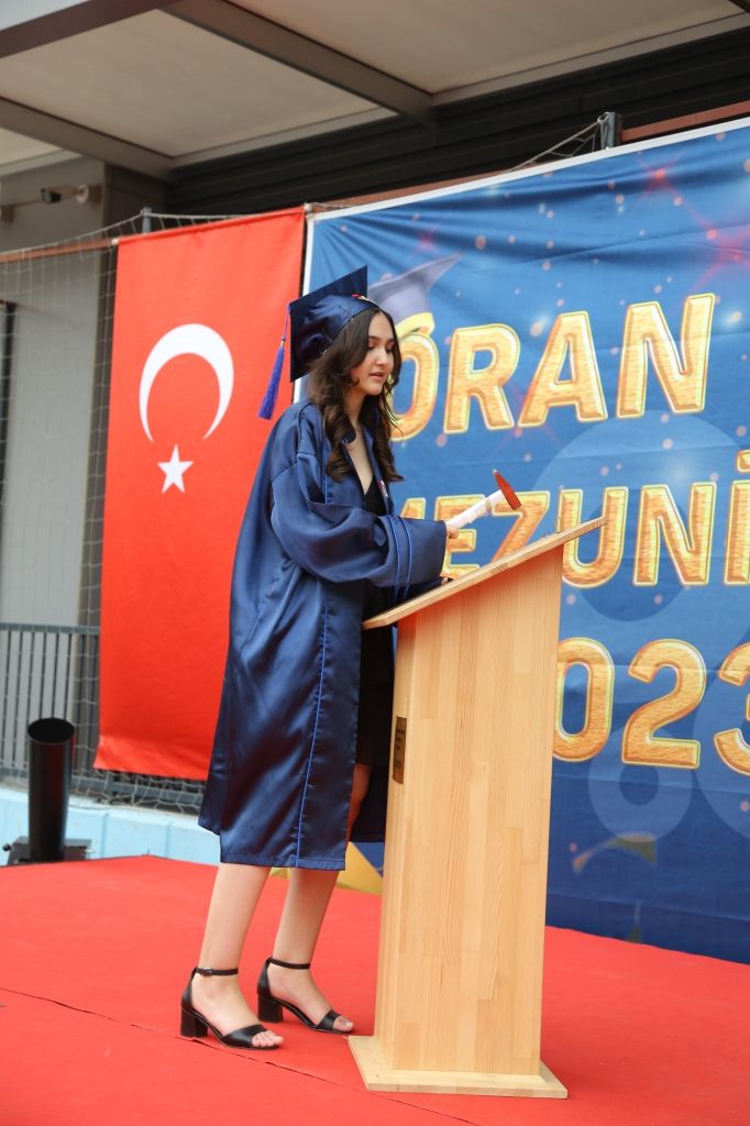 Özel Oran Anadolu Lisesi ve Ortaokulu 3.dönem mezunlarımızın diploma törenini büyük bir coşku ve gururla gerçekleştirdik görseli 3