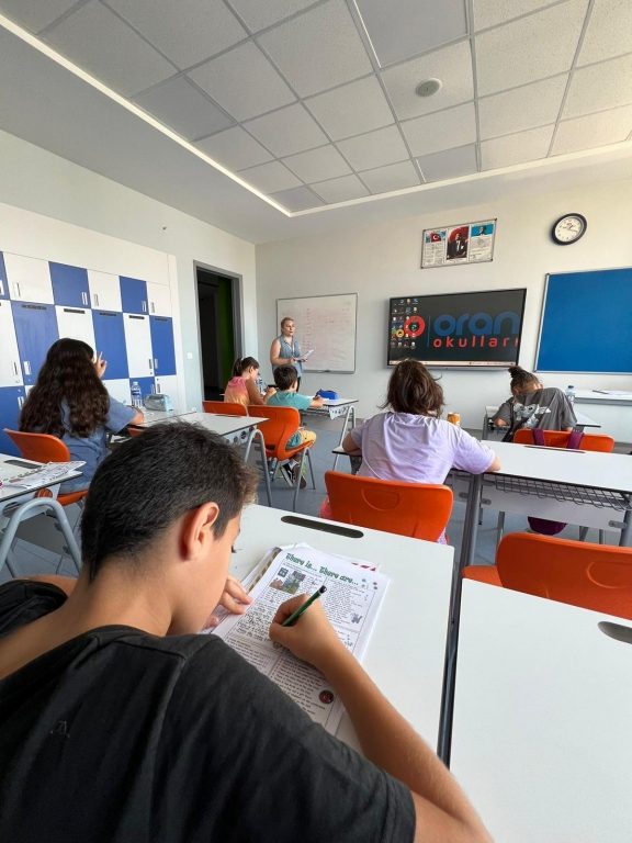 5. ve 6. Sınıfa Yeni Kayıt Yaptıran Öğrencilerimizin Yabancı Dil Kursları Başladı görseli 1