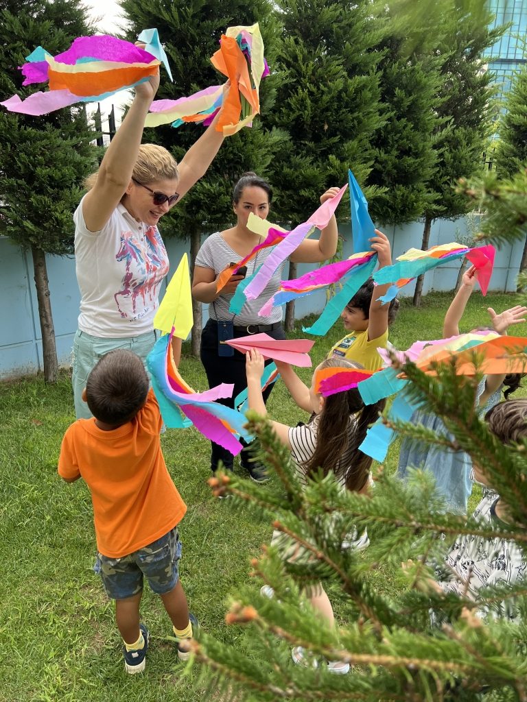 Ana sınıfı ve 1. sınıf eğitim programımızı başarılı bir şekilde tamamladık. görseli 2