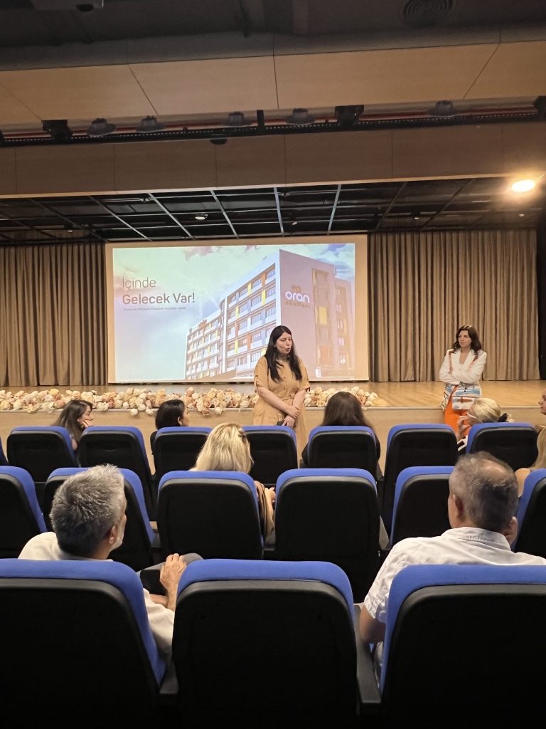 Başarılı bir YKS süreç yönetimi ve sonuç elde etmeyi içeren YKS veli-okul yönetimi bilgilendirme ve iş birliği toplantımızı, YKS koordinatörlüğümüz ve PDR bölüm başkanlığımızın sunumları ile gerçekleştirdik. Katılan değerli velilerimize teşekkür ediyoruz. görseli 3