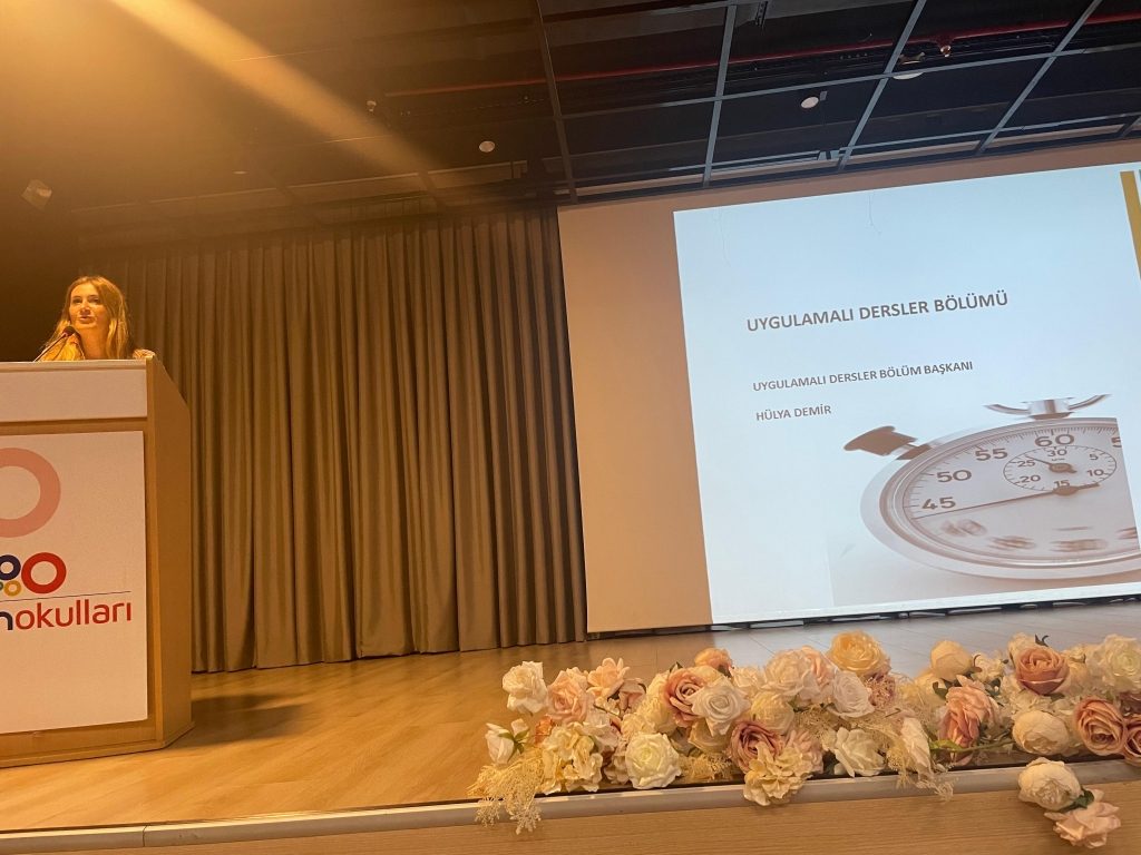 “Lise Kurumsal İşleyiş - Veli Bilgilendirme, Veli Sınıf Rehber Öğretmen Tanışma ve 12. Sınıf YKS Hazırlık Programı Tanıtım Toplantımızı “ velilerimizin yüksek ilgi katılım ile gerçekleştirdik. görseli 3