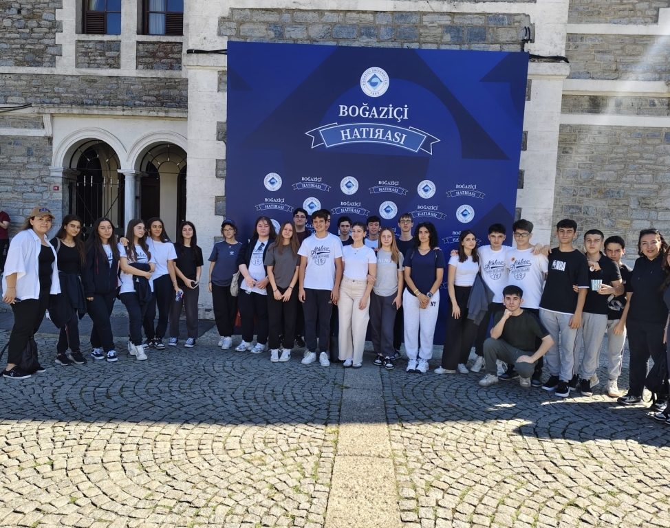 PDR birimimiz tarafından, 11 ve 12. sınıf öğrencilerimize Boğaziçi Üniversitesi Güney Kampüsü’ne gözlem ve inceleme gezisi düzenlendi. 