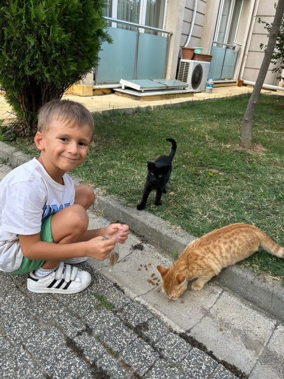 4 Ekim Dünya Hayvanları Koruma Günü kapsamında Yabancı Diller bölümümüz tarafından öğrencilerimizle Hayvan Barınağı Projesi gerçekleştirdik. görseli 19