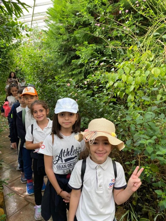 2.sınıf öğrencilerimiz kelebekleri, kış uykusuna geçmeden Beykoz Kelebek Çiftliği'nde ziyaret ettiler. görseli 7