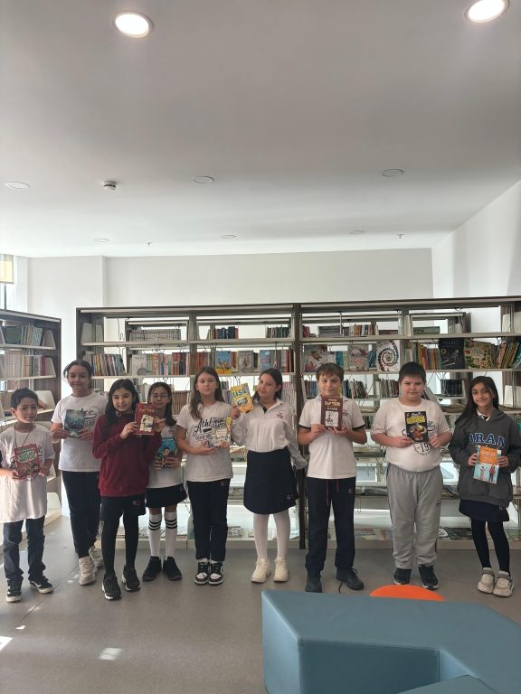 Okuma kültürünü yaygınlaştırmayı ve geliştirmeyi hedeflediğimiz 2. Geleneksel Kitap Takas Etkinliğimizi tüm kademelerimizin katılımı ile gerçekleştirdik. görseli 5