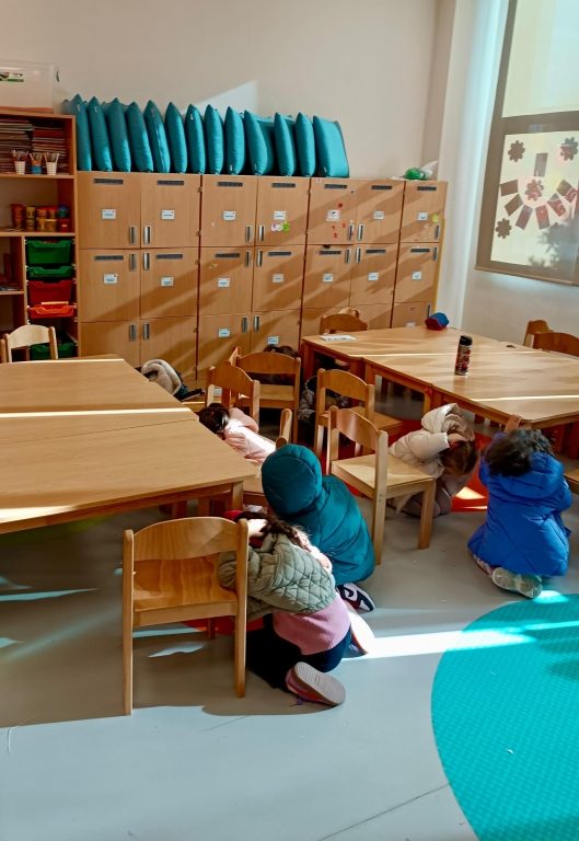 Olası bir afet durumunda öğrencilerimizin nasıl hareket etmesi gerektiği ile ilgili olarak Kartal Belediyesi İlçe AFAD ekipleri tarafından öğrencilerimize kademeler düzeyinde bir “Afet Farkındalık Eğitimi” düzenlenmiştir. görseli 9