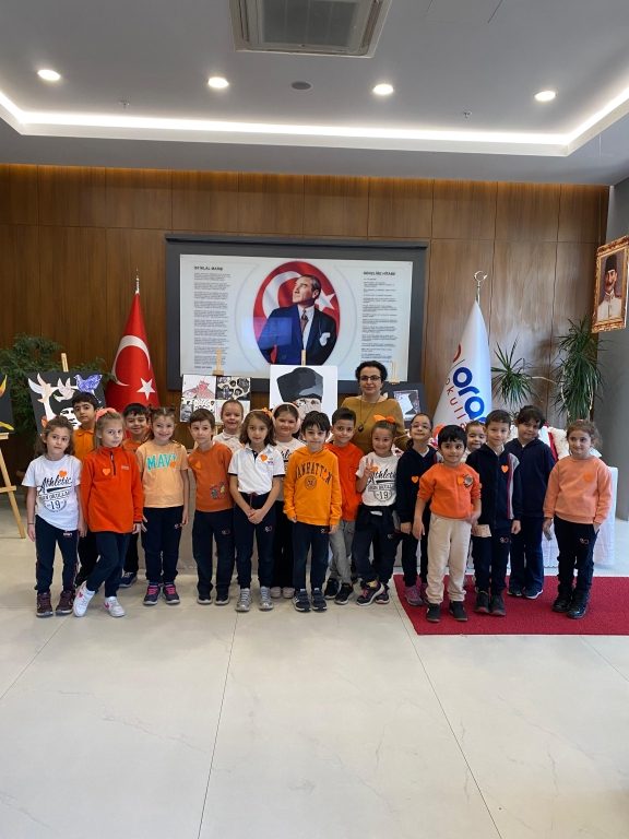 Oran Okulları olarak “2-8 Kasım Lösemili Çocuklar Haftası” kapsamında lösemili çocuklara destek olmak amacıyla okulumuzda çeşitli etkinlikler düzenlendi. Bu kapsamda okulumuzda LSV Dükkan standı açıldı ve elde edilen gelir LÖSEV’e bağışlandı. görseli 6