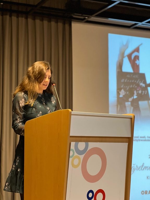 Sevgi, şefkat ve emekle öğrencilerimizin yoluna ışık olarak onları yarınlara hazırlayan tüm öğretmenlerimizin, 24 Kasım Öğretmenler Günü kutlu olsun. görseli 5