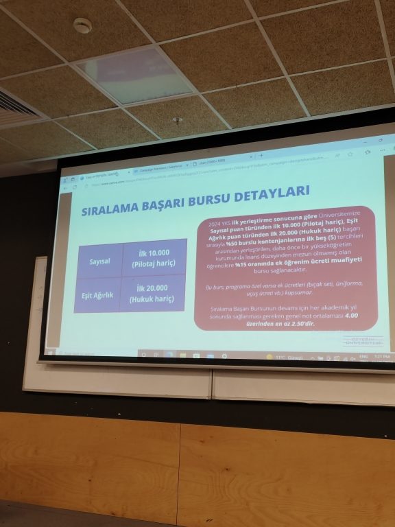 PDR birimimiz tarafından 11. ve 12. sınıf öğrencilerimizle Özyeğin Üniversitesinin Hukuk Bölümü tarafından gerçekleşen “Kurgusal Dava Sunumu” etkinliğine katıldık. görseli 1