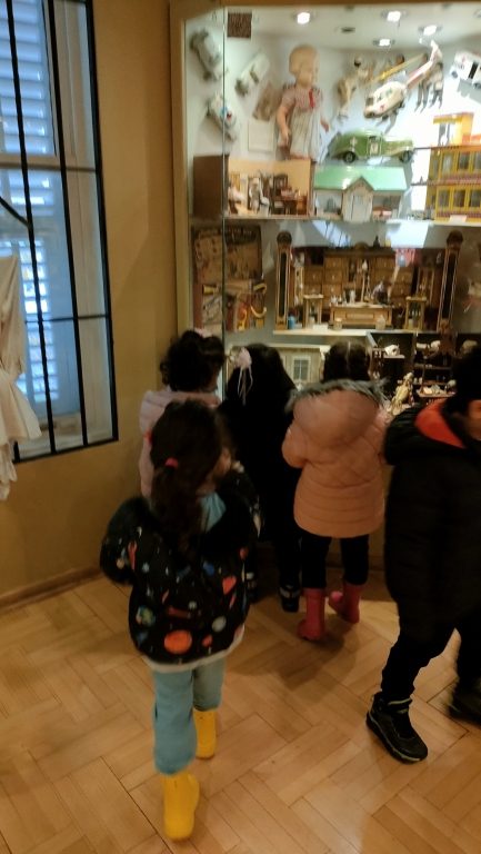 Anaokulu öğrencilerimizle Oyuncak Müzesi’ne gözlem ve inceleme gezisi gerçekleştirdik. görseli 3