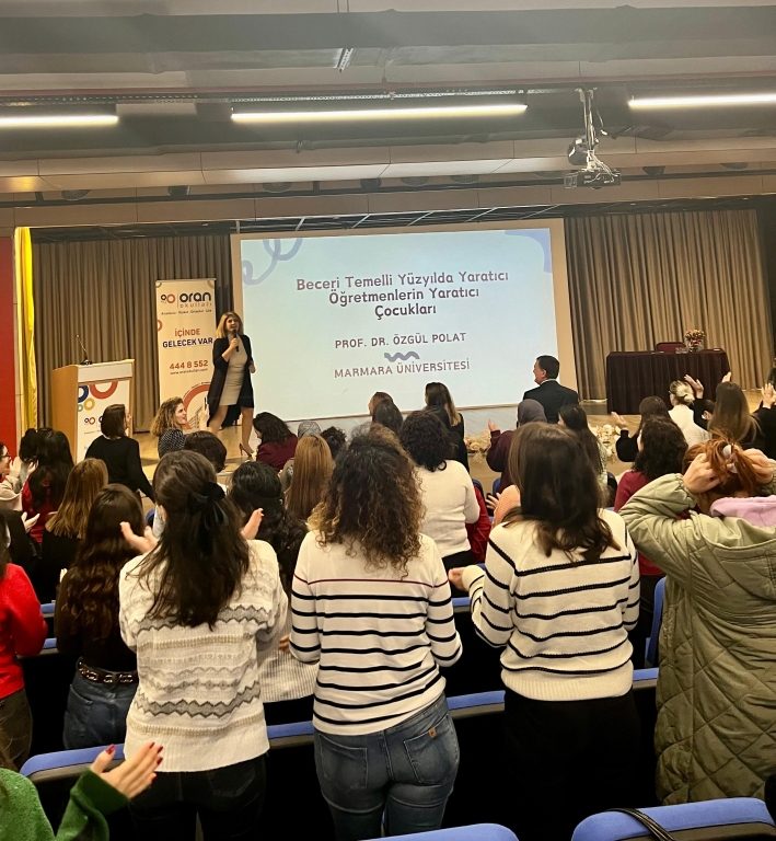 Prof. Dr. Özgül Polat tarafından İstanbul Anadolu Yakası okul öncesi ve rehber öğretmenlere ‘’Yaratıcı Öğretmenlerin Yaratıcı Çocukları’’ konulu uygulamalı eğitim gerçekleştirildi. görseli 3