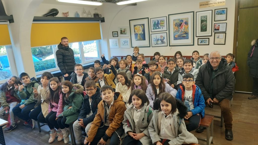3. sınıf öğrencilerimizle Beykoz Cam Ocağı’na gözlem ve inceleme gezisi gerçekleştirdik. görseli 6