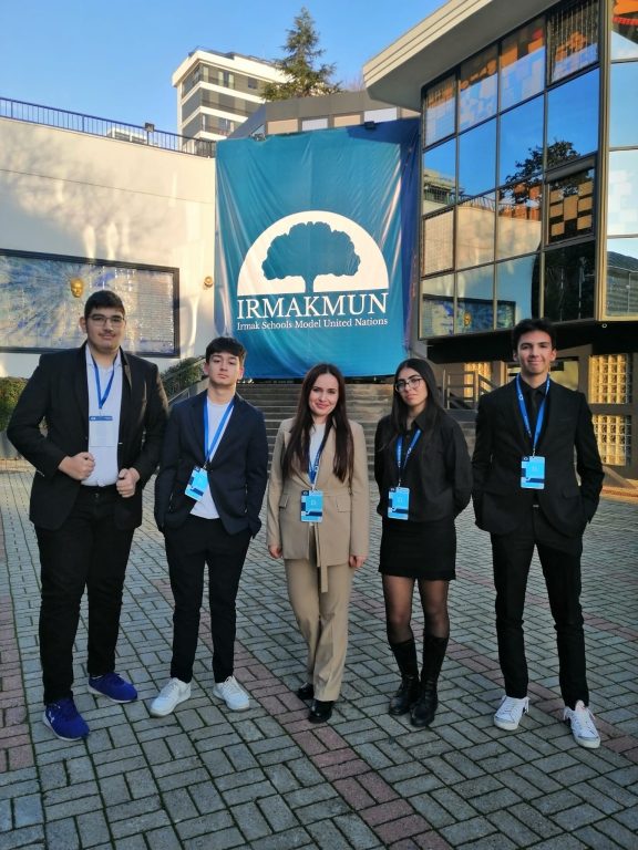 Oran Anadolu Lisesi olarak IRMAKMUN’24 konferansına katılımımız büyük bir gurur ve başarıydı. görseli 1