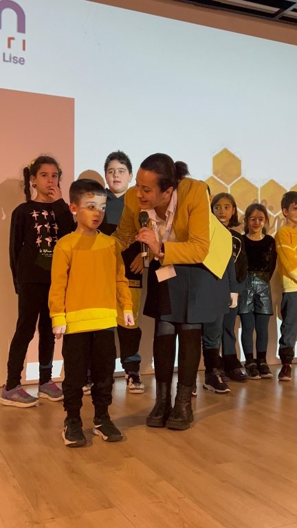 İngilizce Spelling Bee Yarışması”, 2. ve 3. sınıflarımızda büyük bir coşku ve heyecanla gerçekleştirildi. görseli 5