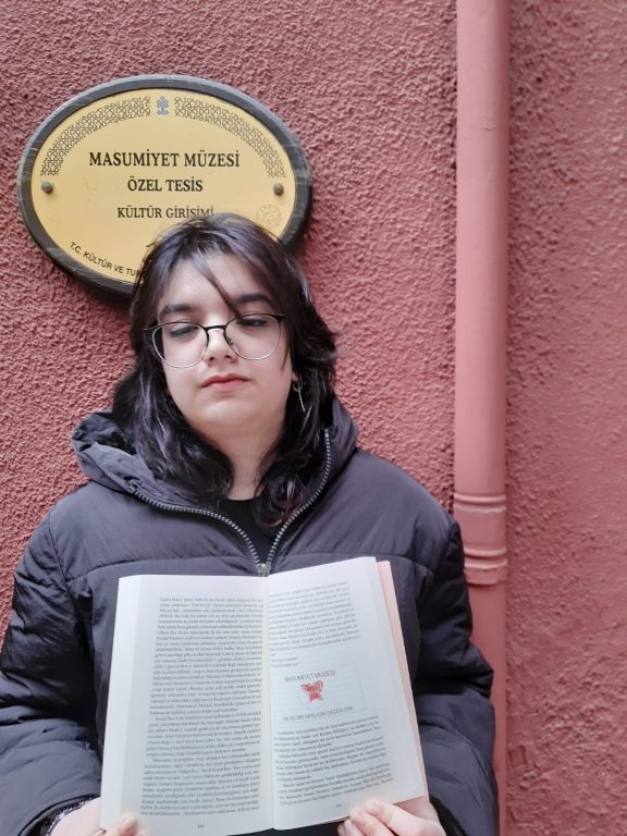10. sınıf öğrencilerimizle Divan edebiyatının zarif ruhunu hissetmek için Galata Mevlevihanesi’ndeydik görseli 6