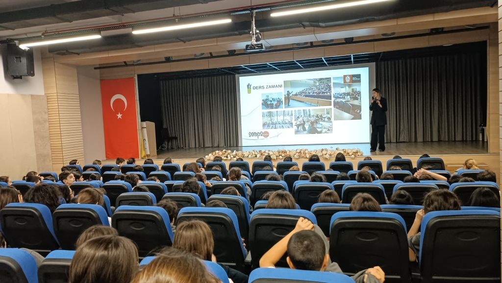 Yurt Dışı Yaz Okulu Bilgilendirme Semineri görseli 2