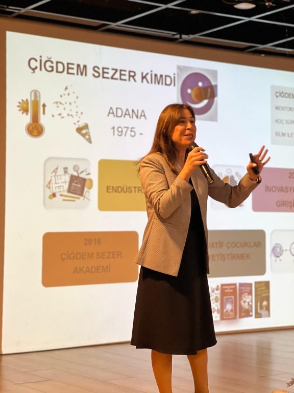 Profesyonel Koç - Eğitmen - Yazar Çiğdem SEZER tarafından ortaokul ve lise öğrencilerimize ‘’Girişimcilik ve İnovasyon Sırlar’’ konulu söyleşi gerçekleştirildi. görseli 10