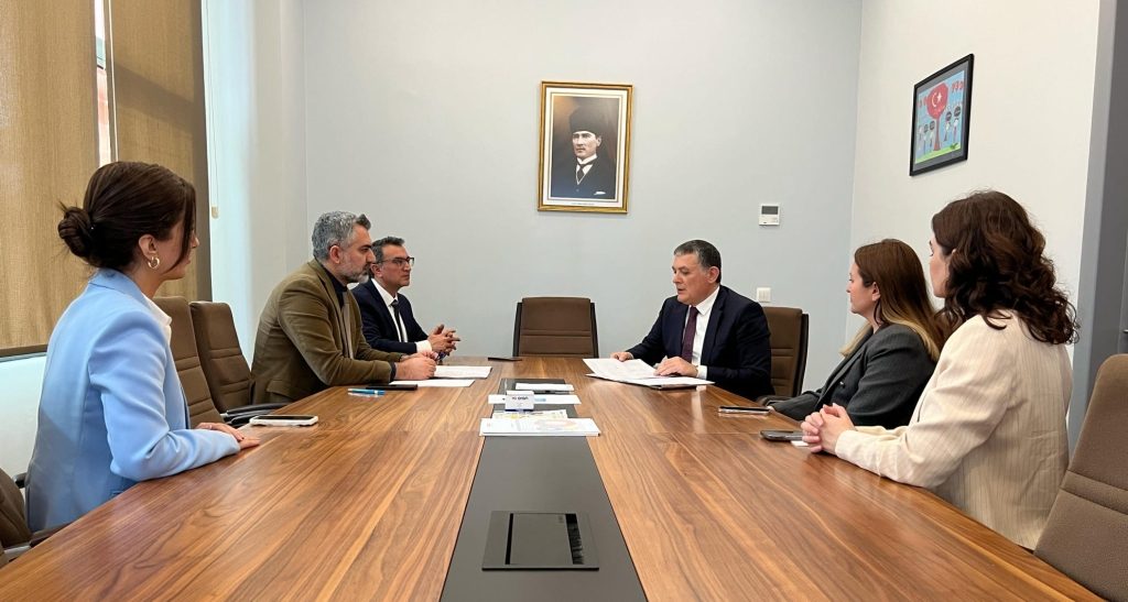 Kartal İlçe Milli Eğitim Müdürümüz Sayın Mustafa Kıraç ve Şube Müdürümüz Sayın Oluver Öztürk, okulumuzu ziyaret ederek eğitim öğretim ortamlarını inceledi. görseli 1