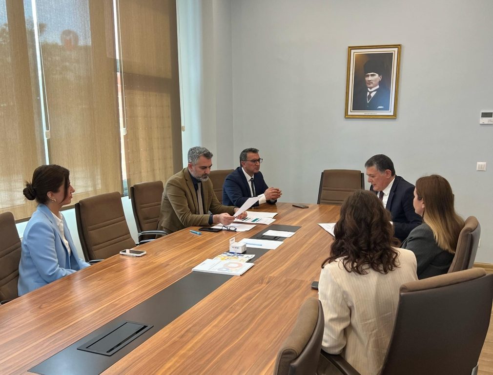 Kartal İlçe Milli Eğitim Müdürümüz Sayın Mustafa Kıraç ve Şube Müdürümüz Sayın Oluver Öztürk, okulumuzu ziyaret ederek eğitim öğretim ortamlarını inceledi. görseli 3