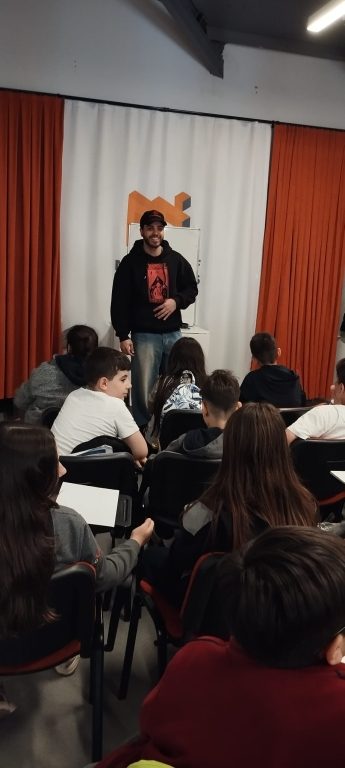 Aynaların gizemli dünyasını keşfetmen için İstanbul İllüzyon Müzesi’ne gittik. görseli 3