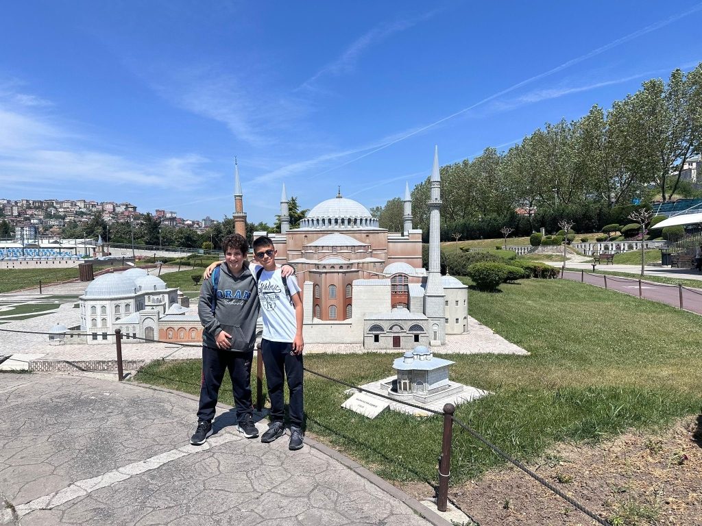 5. Sınıf Öğrencilerimizle Miniatürk ve Dijital Deneyim Müzesi’ndeydik! görseli 1
