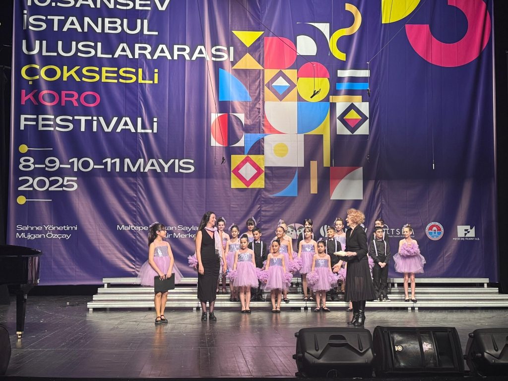 Öğrencilerimiz, Sansev İstanbul Uluslararası Çoksesli Koro Festivali’nin büyülü atmosferinde bir kez daha sahne aldı! görseli 3