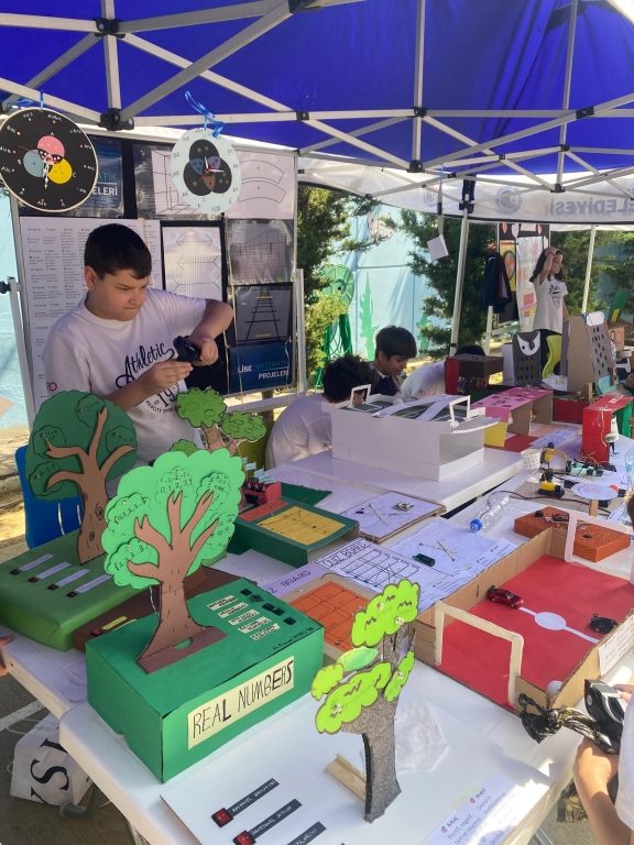 4. Geleneksel Bilim, Sanat ve Kültür Şenliğimizi Coşkuyla Gerçekleştirdik! görseli 21