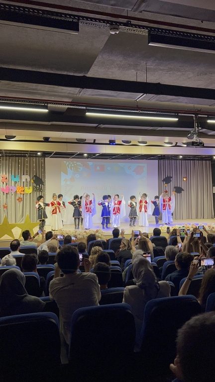 Anaokulu Yıl Sonu Şenliği ve İlkokullu Oluyorum Programımızda heyecan, mutluluk ve gurur bir aradaydı. görseli 15