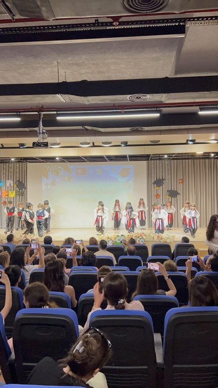 Anaokulu Yıl Sonu Şenliği ve İlkokullu Oluyorum Programımızda heyecan, mutluluk ve gurur bir aradaydı. görseli 19