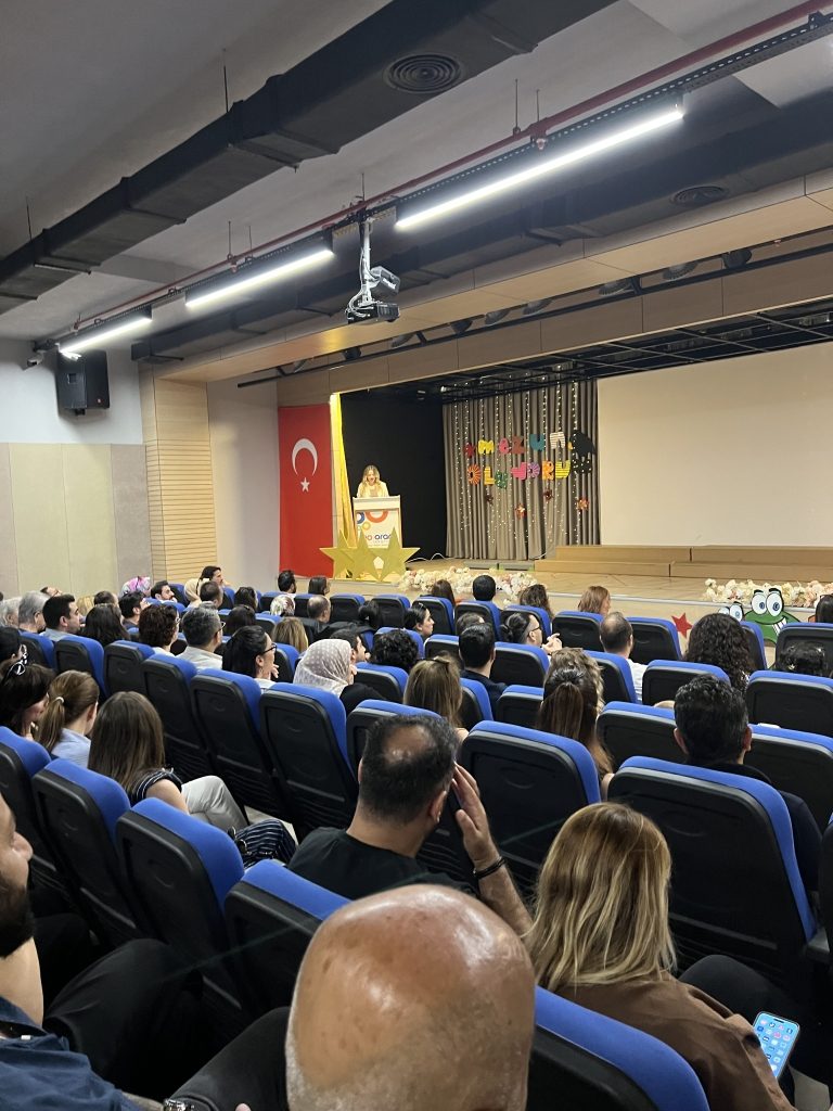 Anaokulu Yıl Sonu Şenliği ve İlkokullu Oluyorum Programımızda heyecan, mutluluk ve gurur bir aradaydı. görseli 1